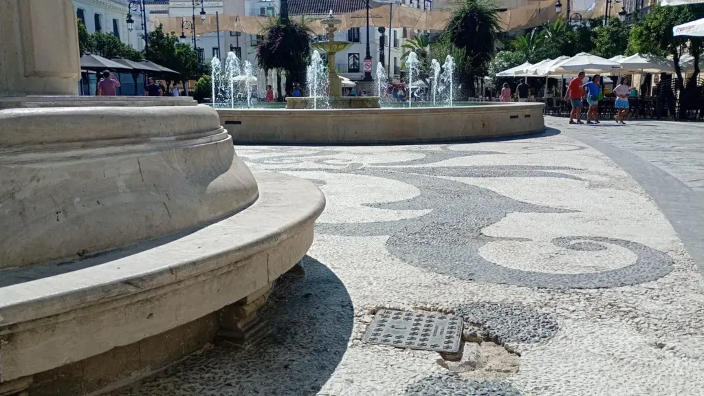 La remodelación de la Plaza del Cabildo obliga a modificar los recorridos de varias hermandades en 2026